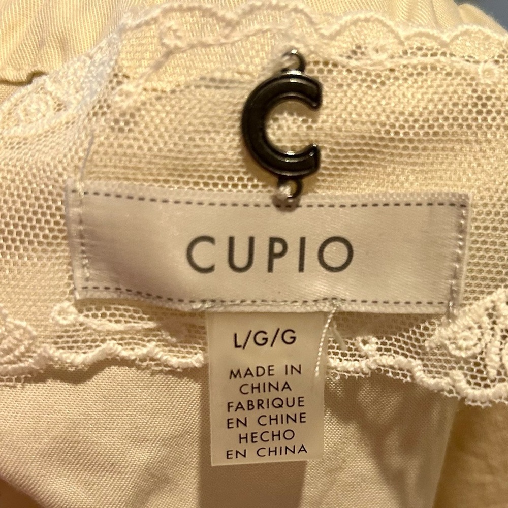 Cupio Off-White Ruffle Button-Down Blouse - Picture 4 of 5
